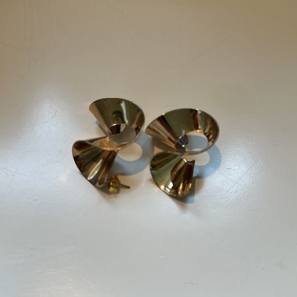 8 Other Reasons Joppie Earrings in Gold - Picture 3 of 6